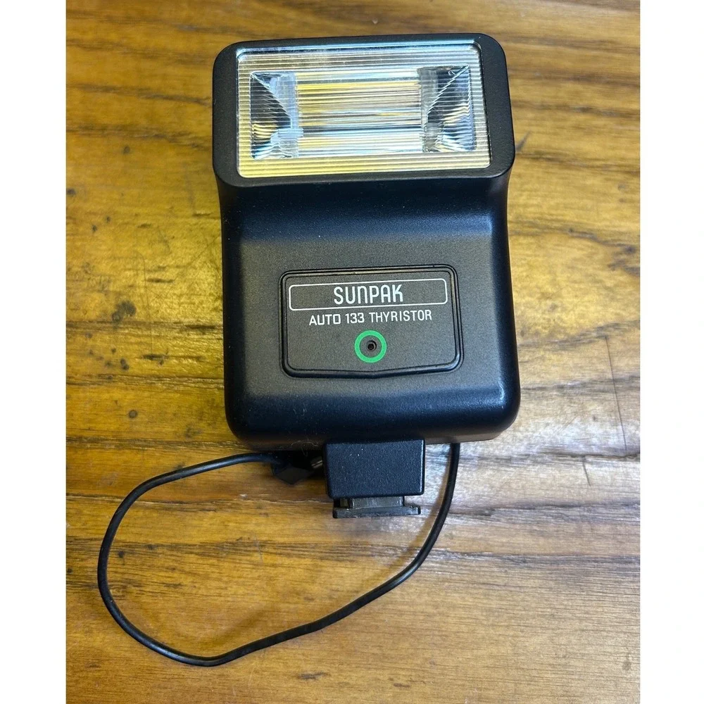 Sunpak‎ Auto 133 Thyristor Flash Unit Black Plastic Vintage camera accessories